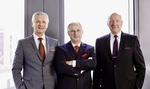 Manu_Barth_HerrenimAnzug